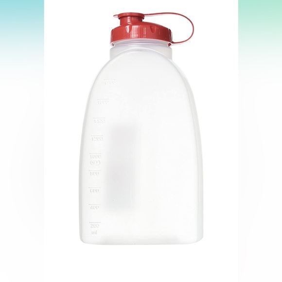 Rubbermaid, Flexible 2qt/1L Red Top & Frosted Clear Container with indented grip - Picture 12 of 14